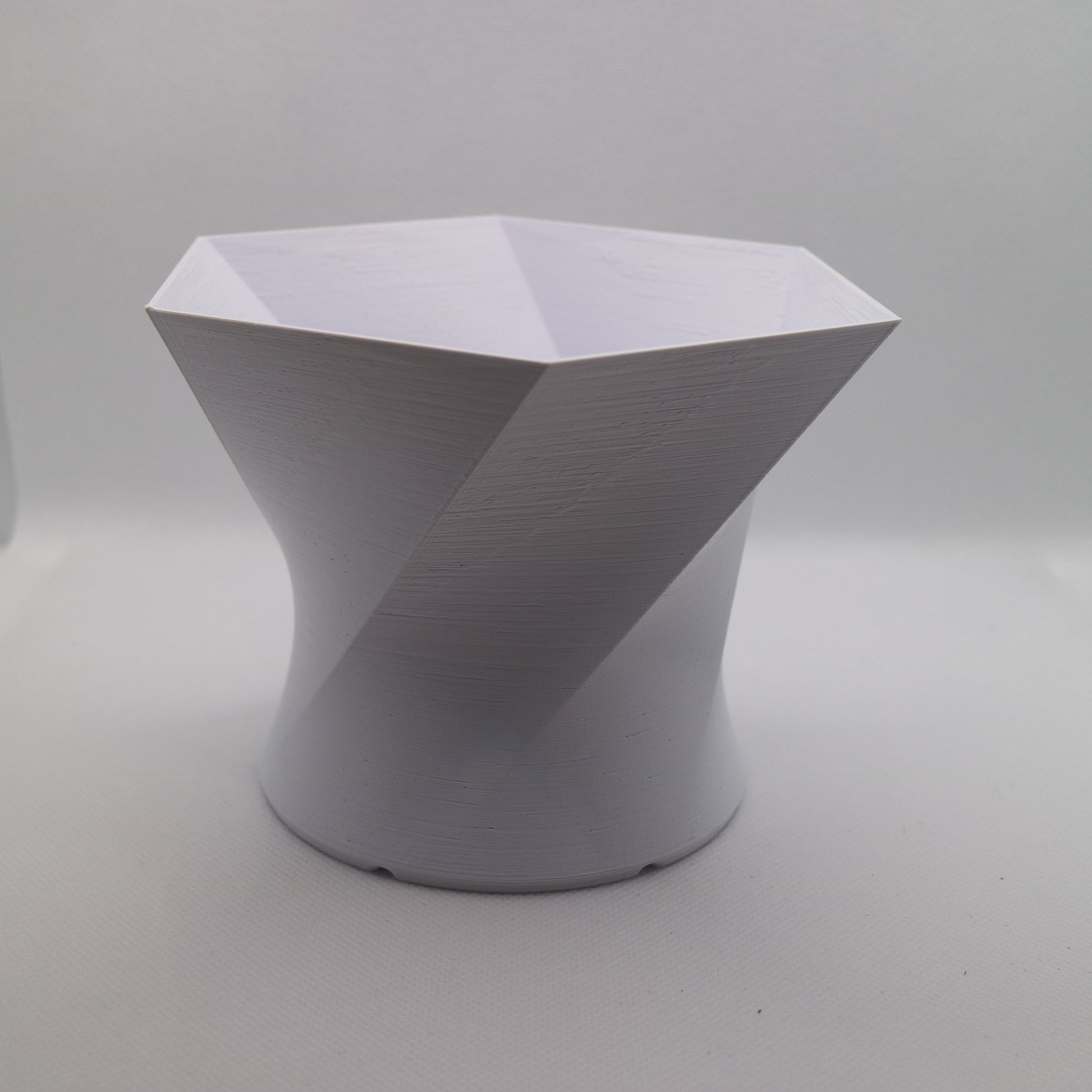 Indoor Plant Pot - Twisted Hexagon-Circle pot / planter - Eco-friendly, sustainable, biodegradable plastic - Gift - Present - 3D Printed