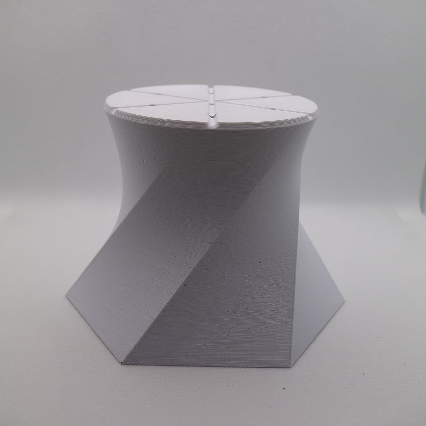 Indoor Plant Pot - Twisted Hexagon-Circle pot / planter - Eco-friendly, sustainable, biodegradable plastic - Gift - Present - 3D Printed