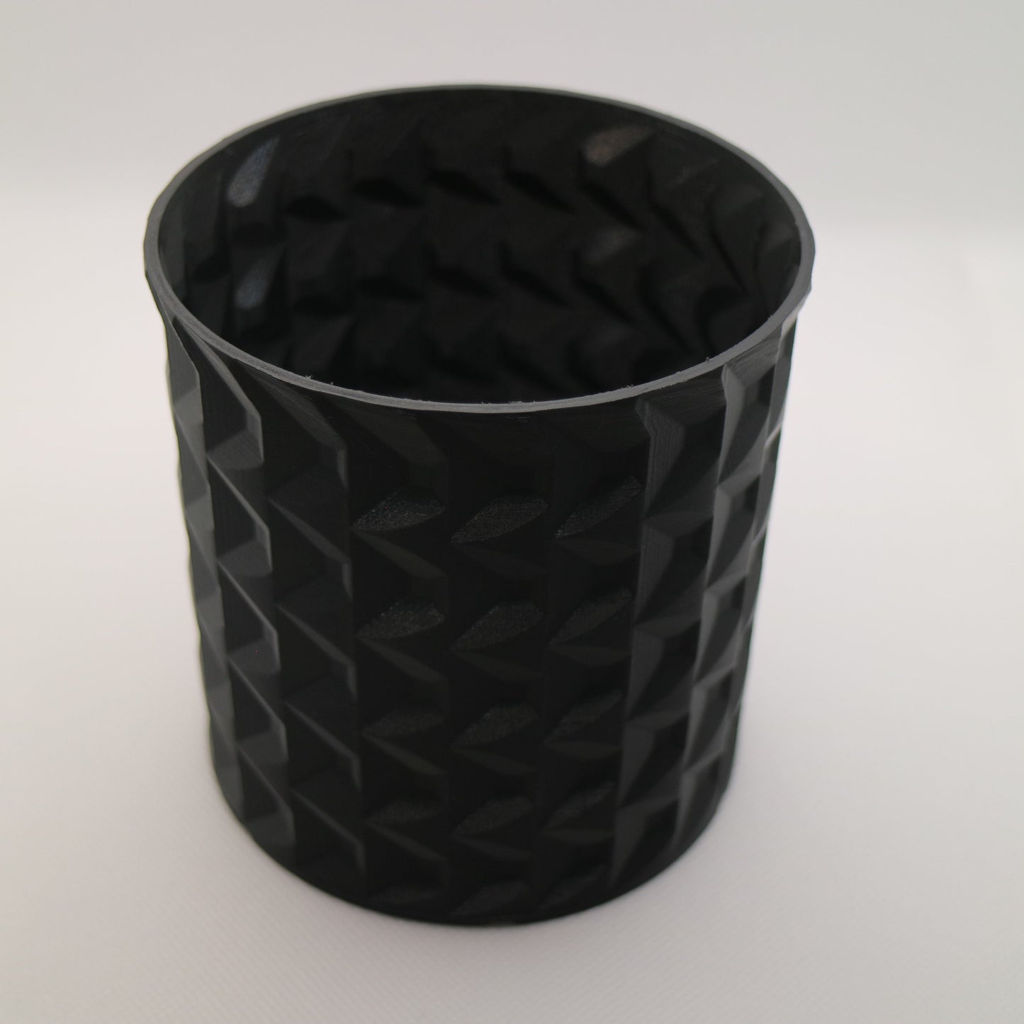 Indoor Plant Pot - Geometric pattern circular pot / planter - Eco-friendly, sustainable, biodegradable plastic - Gift - Present - 3D Printed