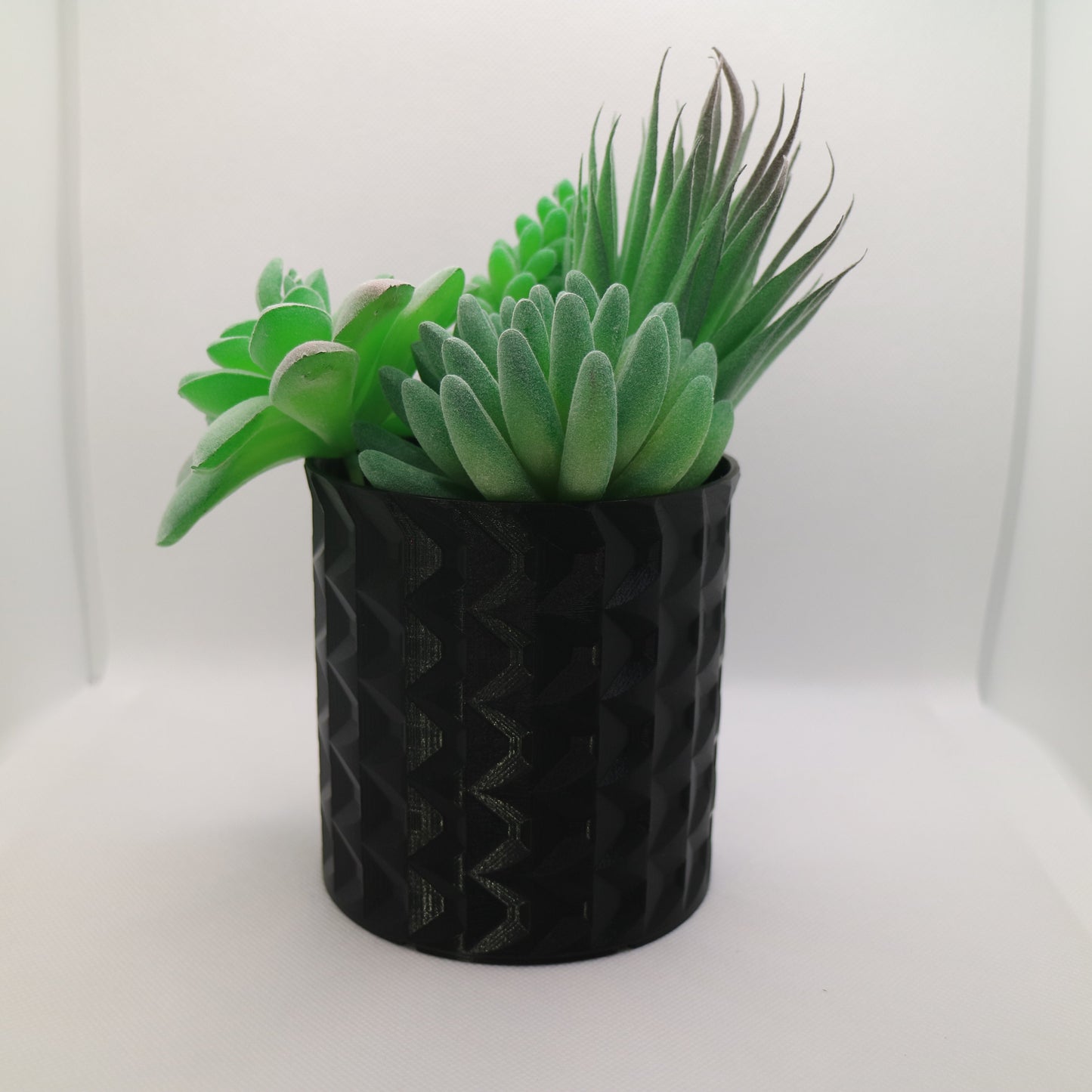 Indoor Plant Pot - Geometric pattern circular pot / planter - Eco-friendly, sustainable, biodegradable plastic - Gift - Present - 3D Printed