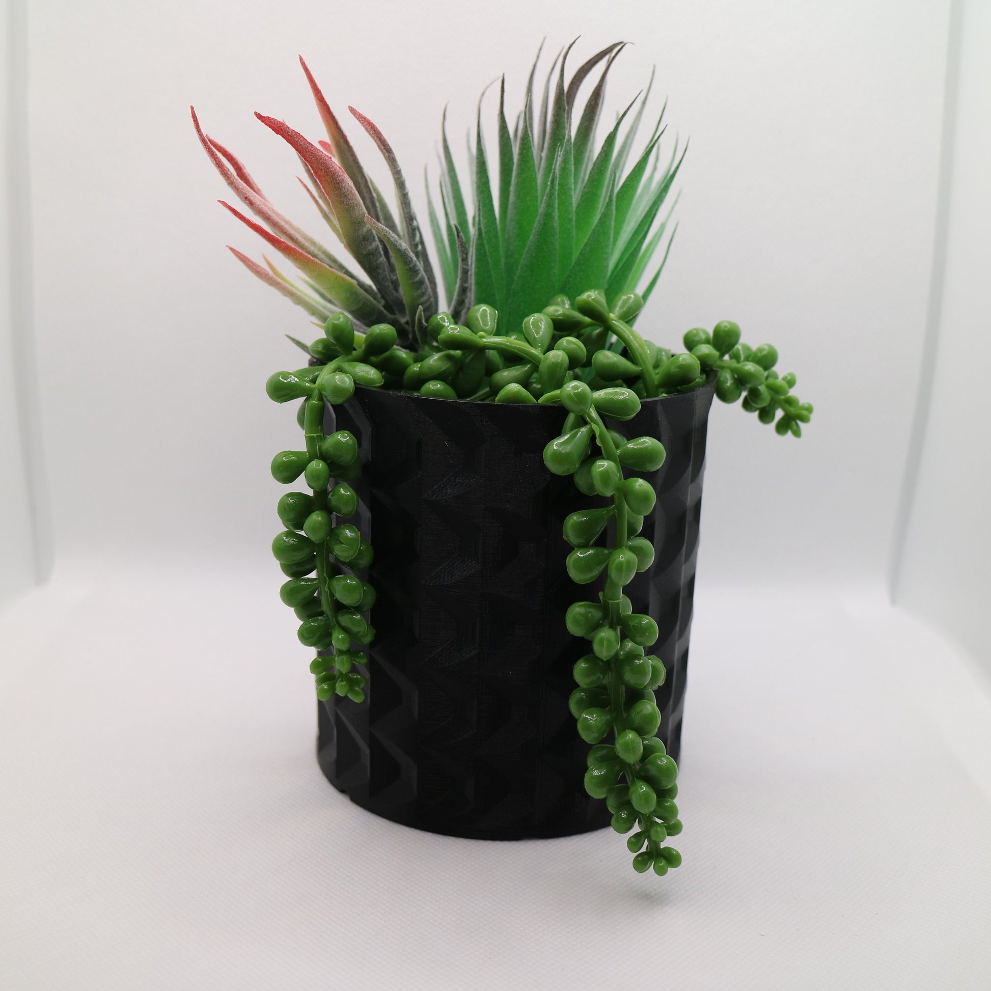 Indoor Plant Pot - Geometric pattern circular pot / planter - Eco-friendly, sustainable, biodegradable plastic - Gift - Present - 3D Printed