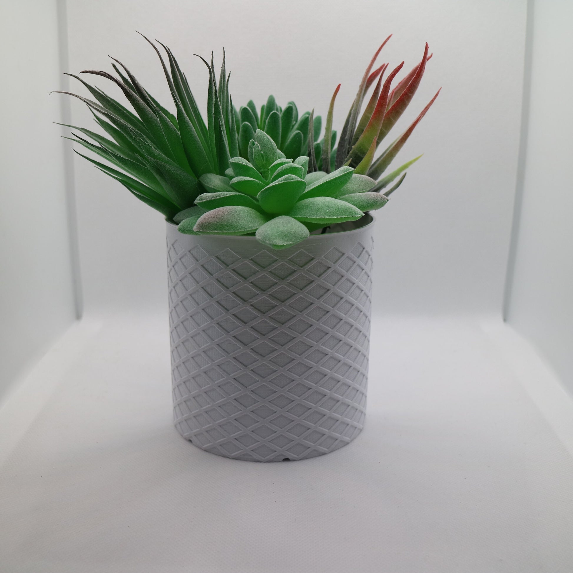 Indoor Plant Pot - Diamond pattern pot / planter - Eco-friendly, sustainable, biodegradable plastic - Gift - Present - 3Deco 3D Printed