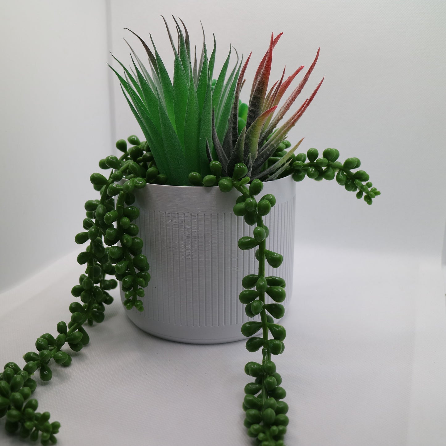 Indoor Plant Pot - Stripe pattern circular pot / planter - Eco-friendly, sustainable, biodegradable plastic - Gift - Present - 3D Printed