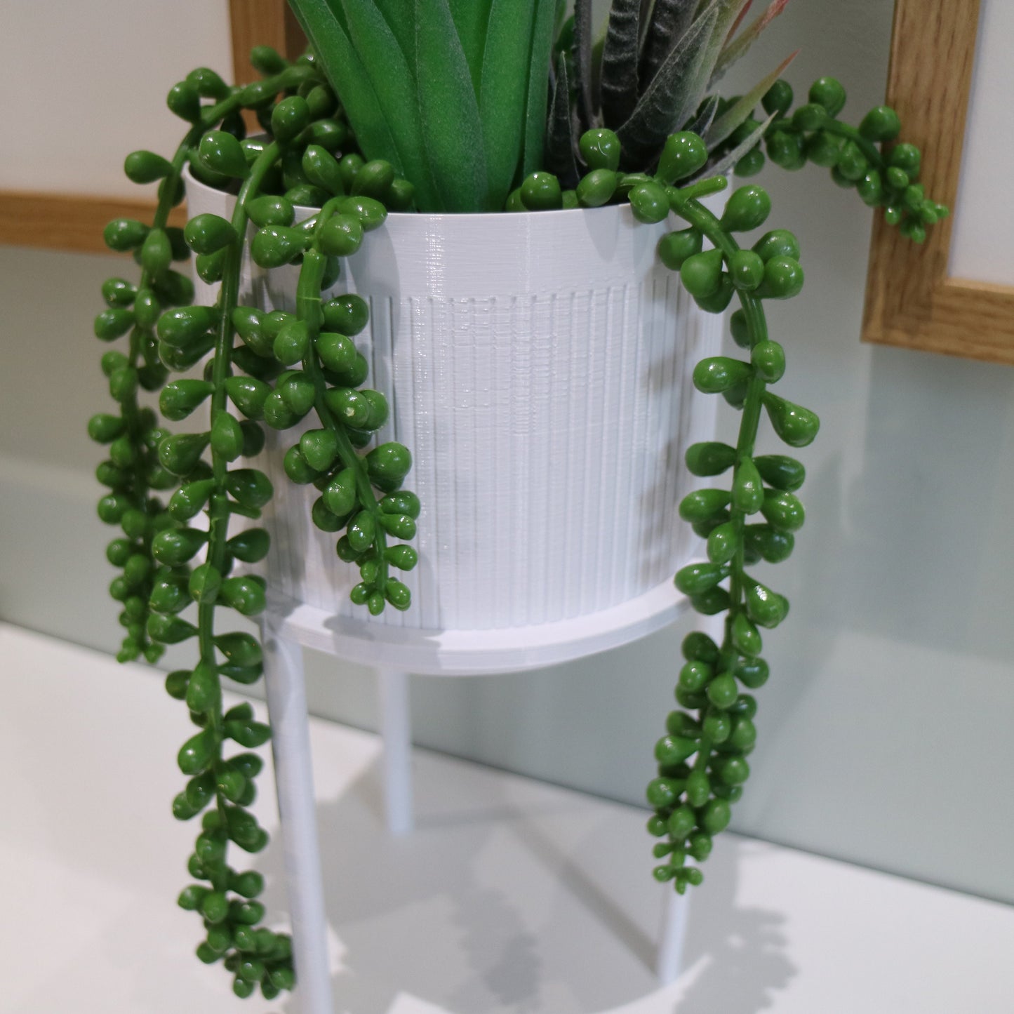 Indoor Plant Pot - Stripe pattern circular pot / planter - Eco-friendly, sustainable, biodegradable plastic - Gift - Present - 3D Printed