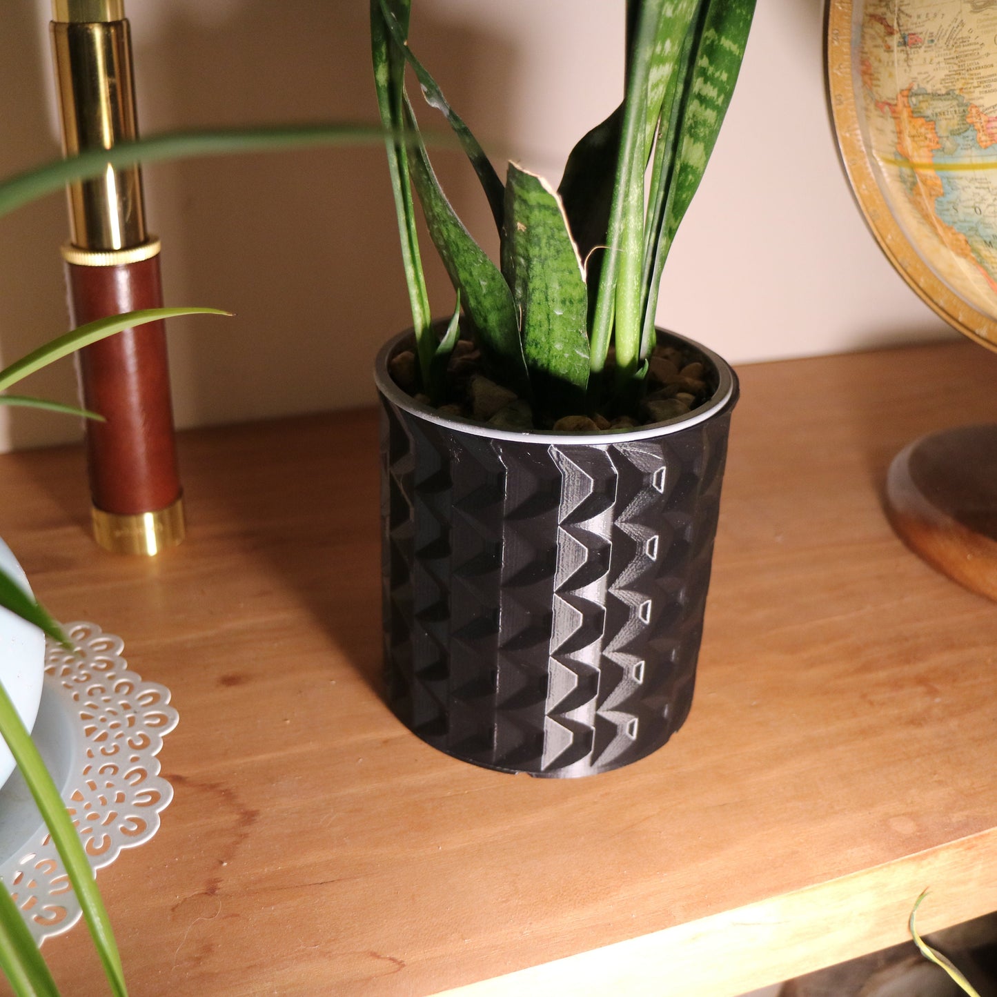 Indoor Plant Pot - Geometric pattern circular pot / planter - Eco-friendly, sustainable, biodegradable plastic - Gift - Present - 3D Printed