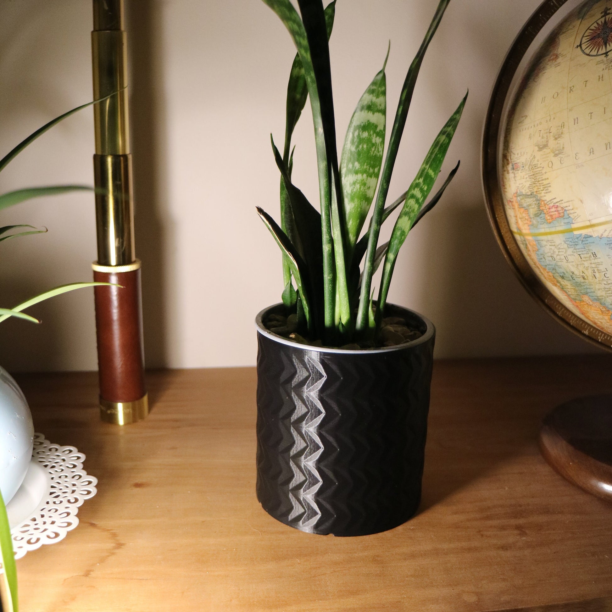 Indoor Plant Pot - Geometric pattern circular pot / planter - Eco-friendly, sustainable, biodegradable plastic - Gift - Present - 3D Printed