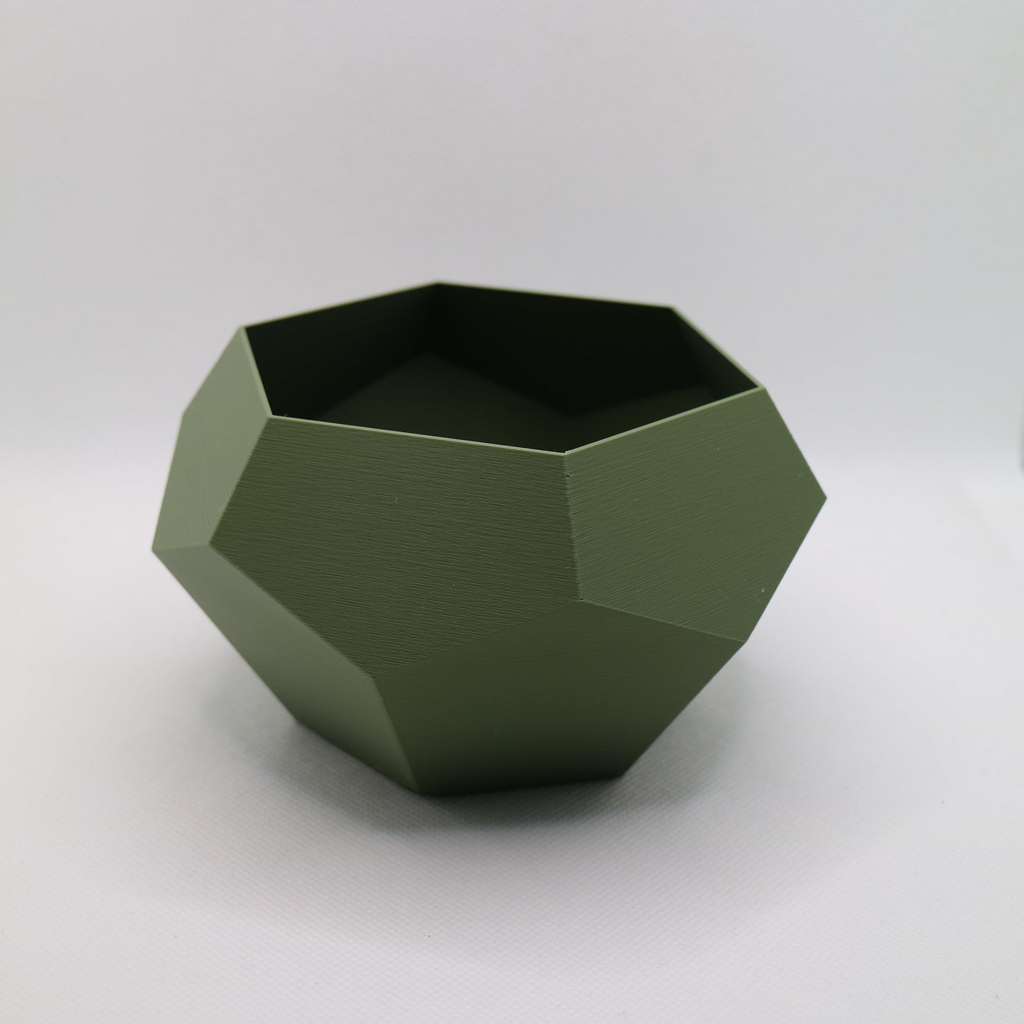 Large Geometric Polygon Plant pot / Planter - Eco-friendly, sustainable, biodegradable plastic - Gift - Present - 3D Printed - 14 colours