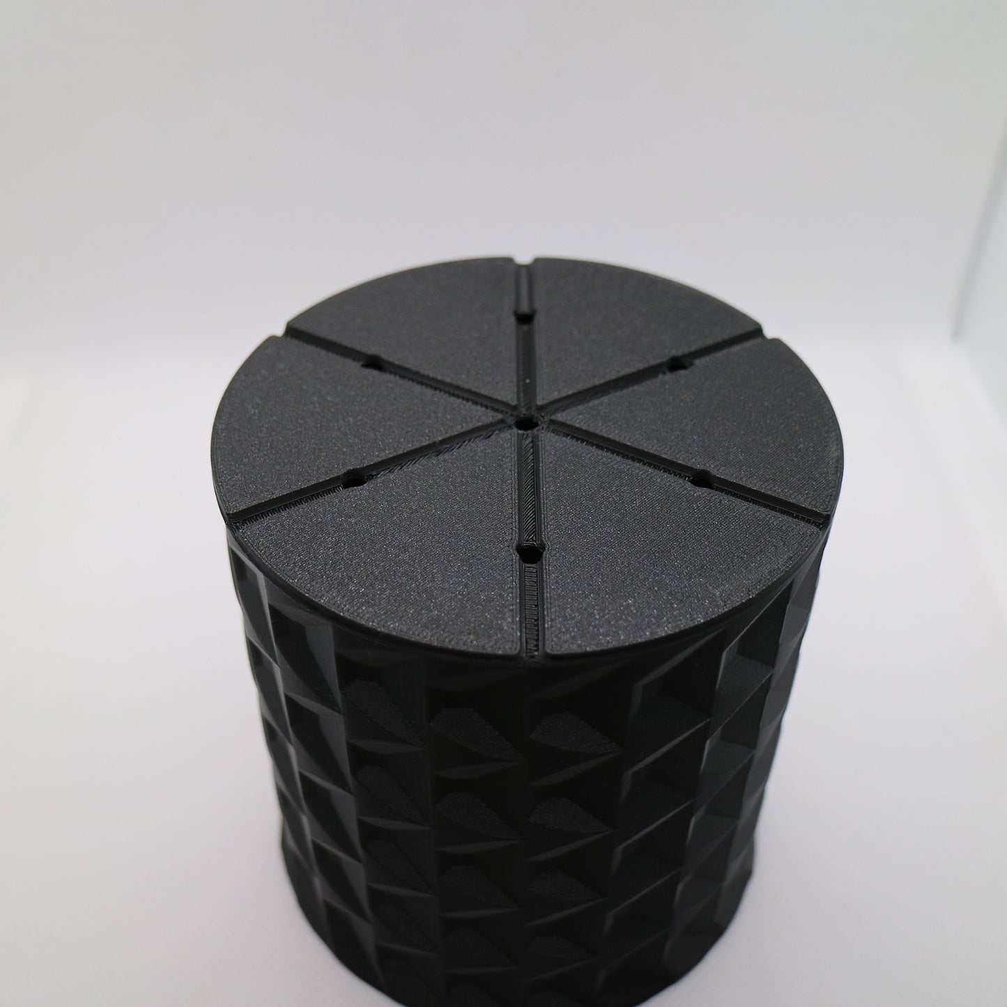 Indoor Plant Pot - Geometric pattern circular pot / planter - Eco-friendly, sustainable, biodegradable plastic - Gift - Present - 3D Printed
