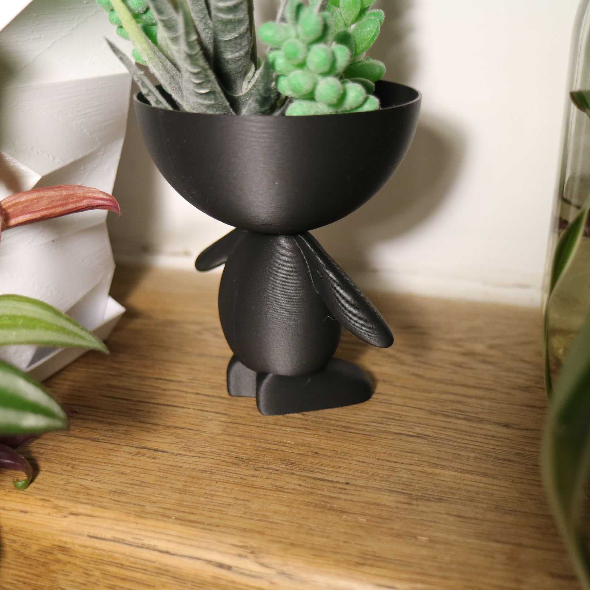 Happy, cute Figure Planter - Eco-friendly, sustainable, biodegradable plastic - Gift - Present - 3D Printed - 12 colours