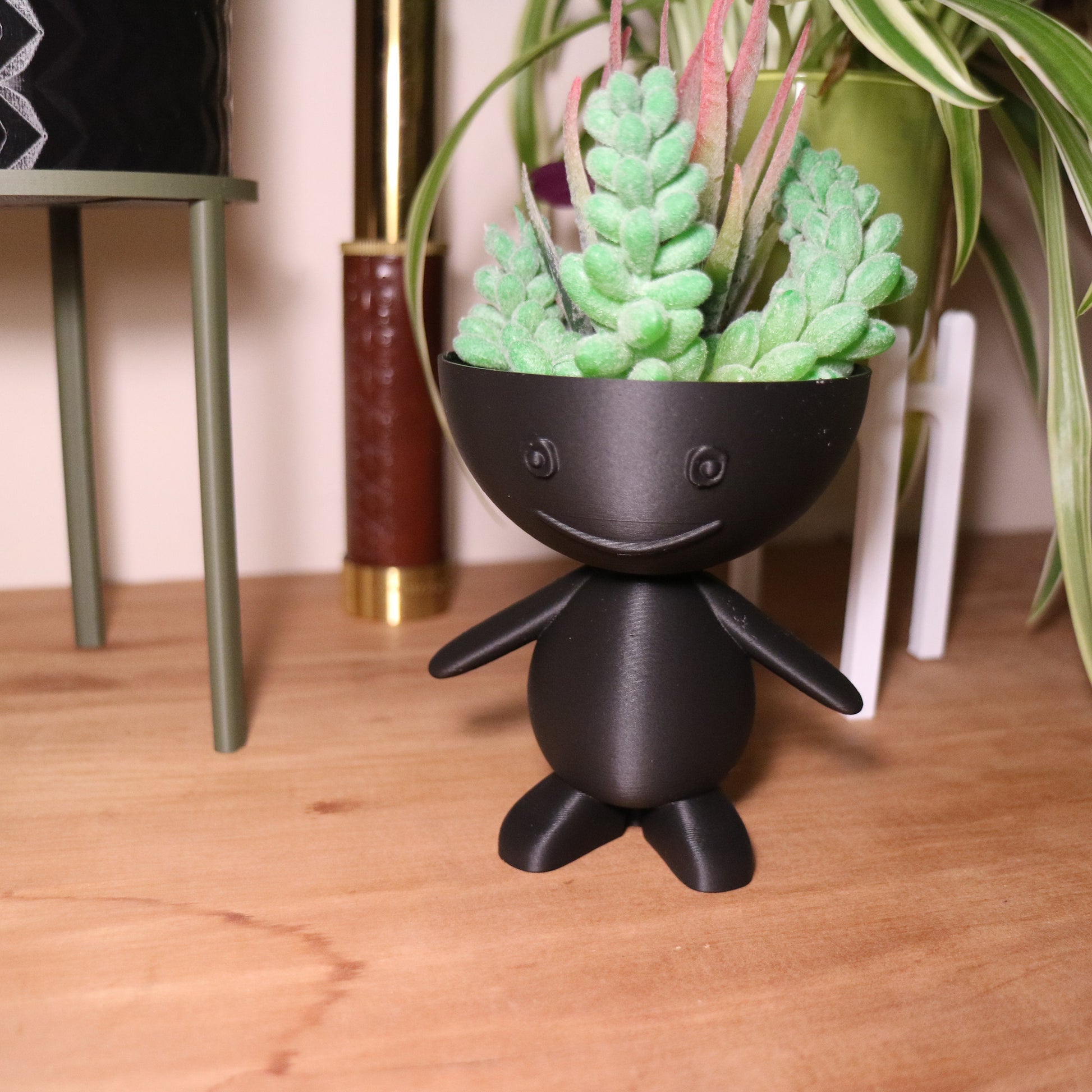 Happy, cute Figure Planter - Eco-friendly, sustainable, biodegradable plastic - Gift - Present - 3D Printed - 12 colours