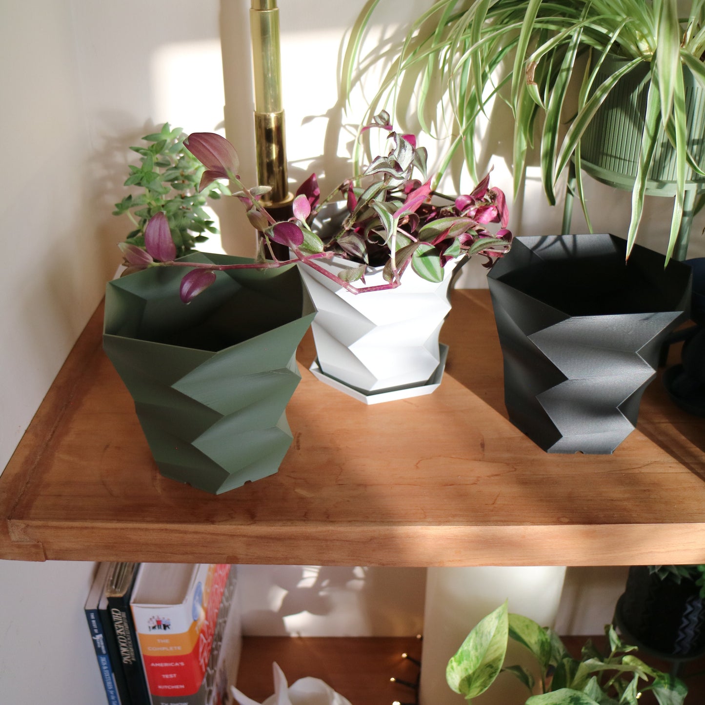 Zig-Zag Plant pot / Planter - Eco-friendly, sustainable, biodegradable plastic - Gift - Present - 3D Printed - 14 colours