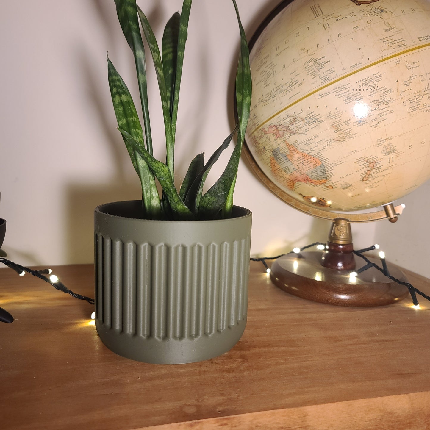 Indoor Plant Pot - Chunky Stripe Circular pot / planter - Eco-friendly, sustainable, biodegradable plastic - Gift - Present - 3D Printed