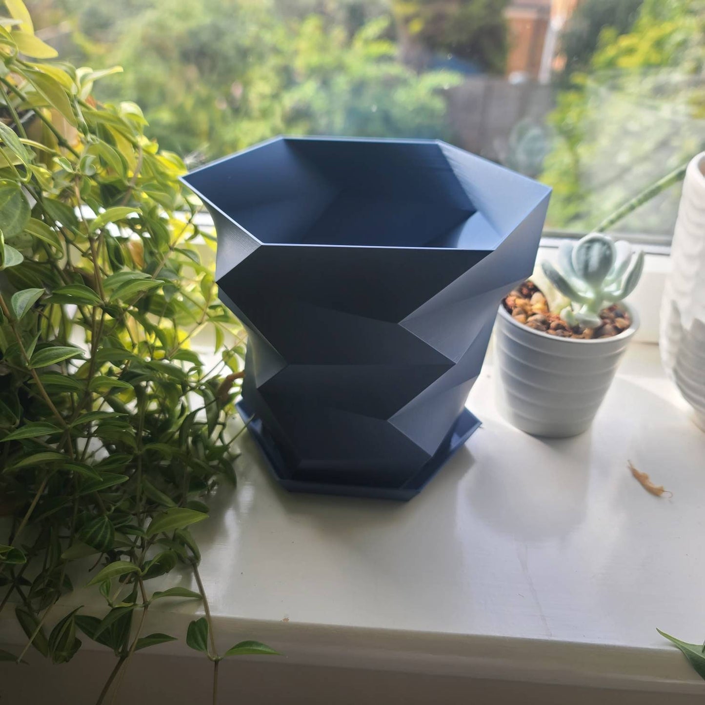 Zig-Zag Plant pot / Planter - Eco-friendly, sustainable, biodegradable plastic - Gift - Present - 3D Printed - 14 colours