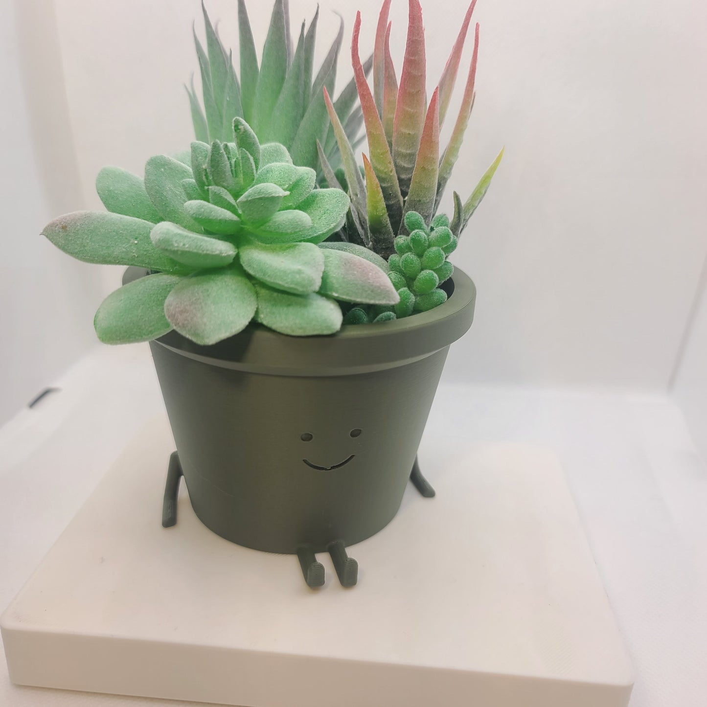 Happy sitting Plant Pot man - Eco-friendly, sustainable, biodegradable plastic - Gift - Present - 3D Printed - 12 colours