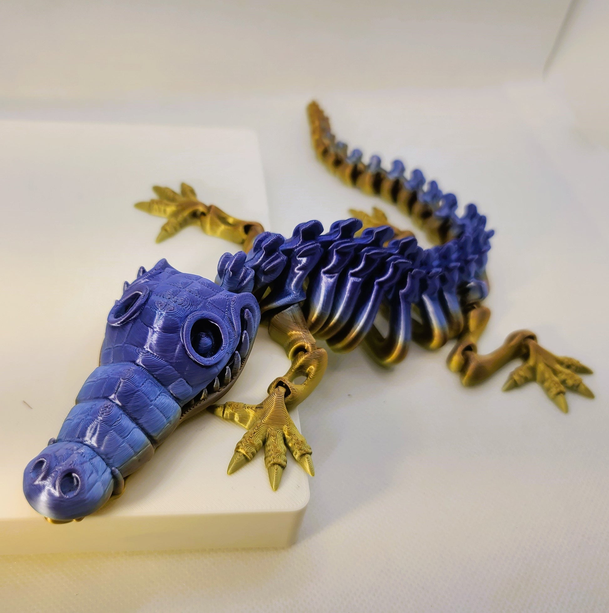 Flexible Crocodile toy - Articulated figurine - Sustainable bio-plastic - Gift - Present - 3D Printed - 14 colour options