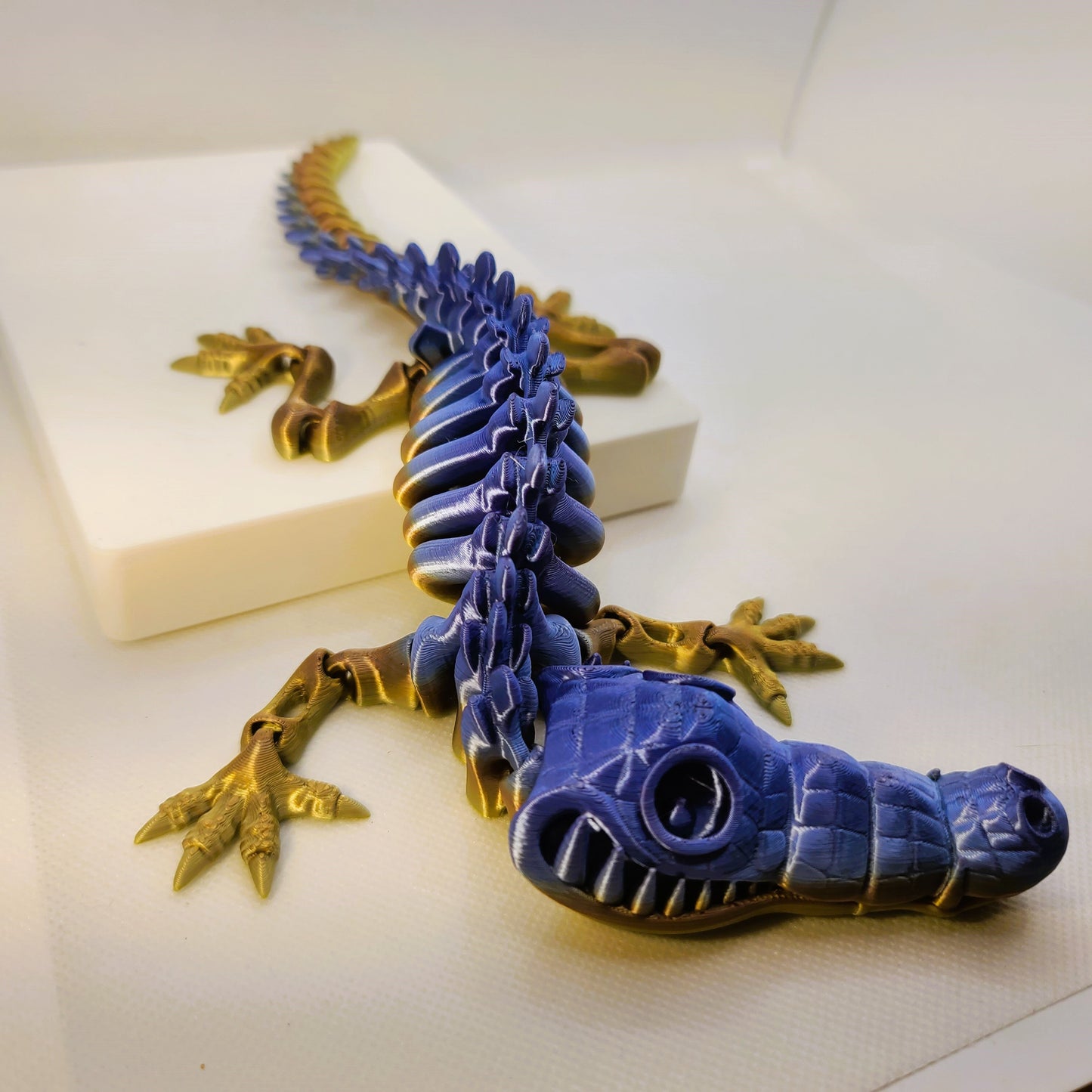Flexible Crocodile toy - Articulated figurine - Sustainable bio-plastic - Gift - Present - 3D Printed - 14 colour options