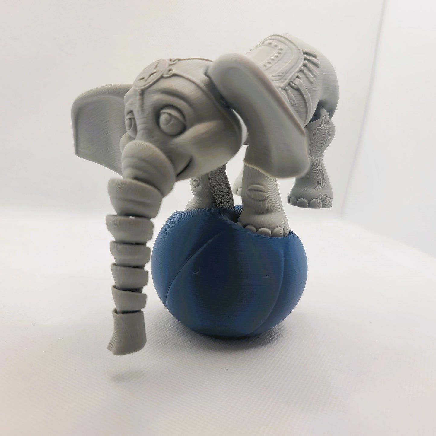 Flexible Elephant toy - Adorable articulated figurine - Sustainable bio-plastic - Gift - Present - 3D Printed - 14 colour options