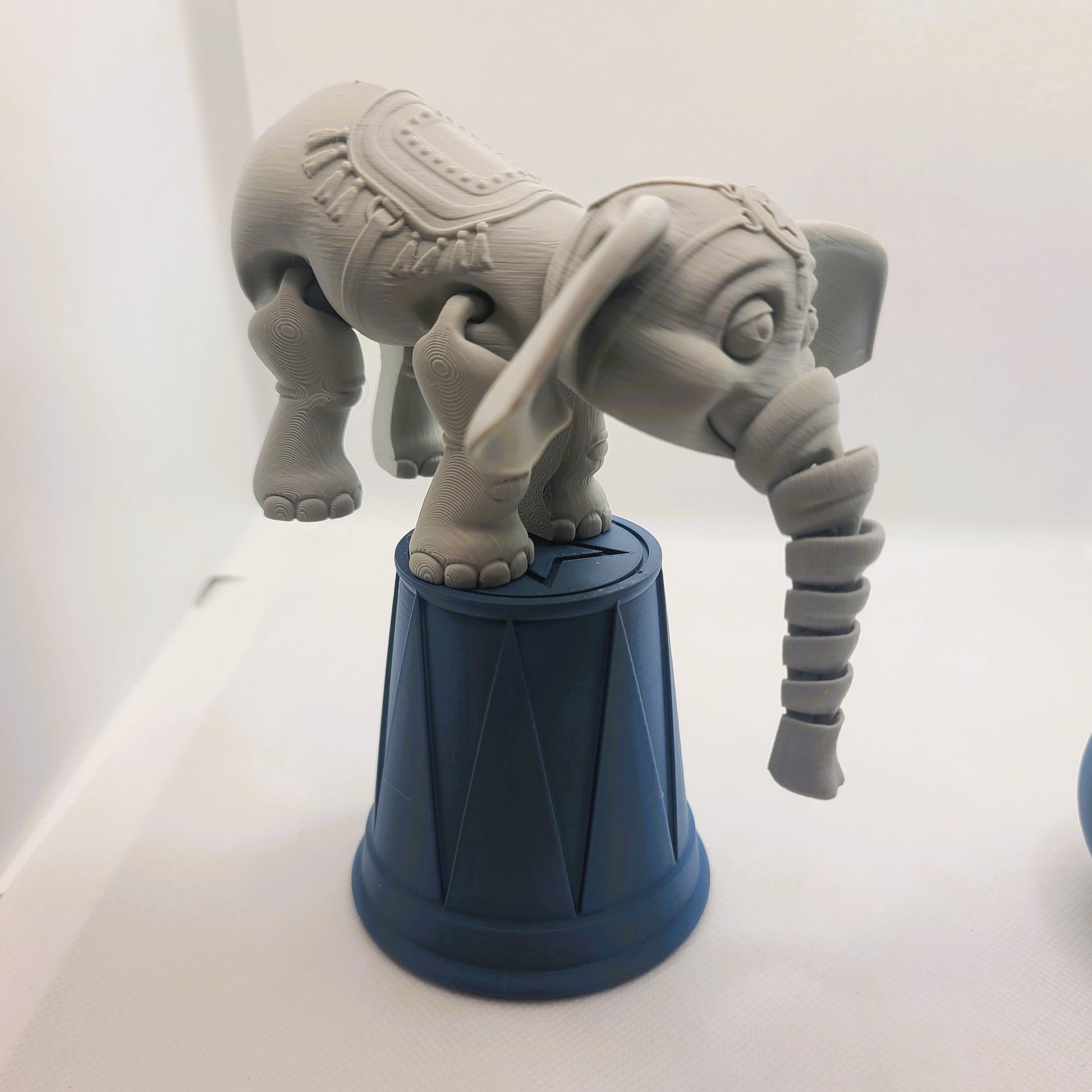 Flexible Elephant toy - Adorable articulated figurine - Sustainable bio-plastic - Gift - Present - 3D Printed - 14 colour options
