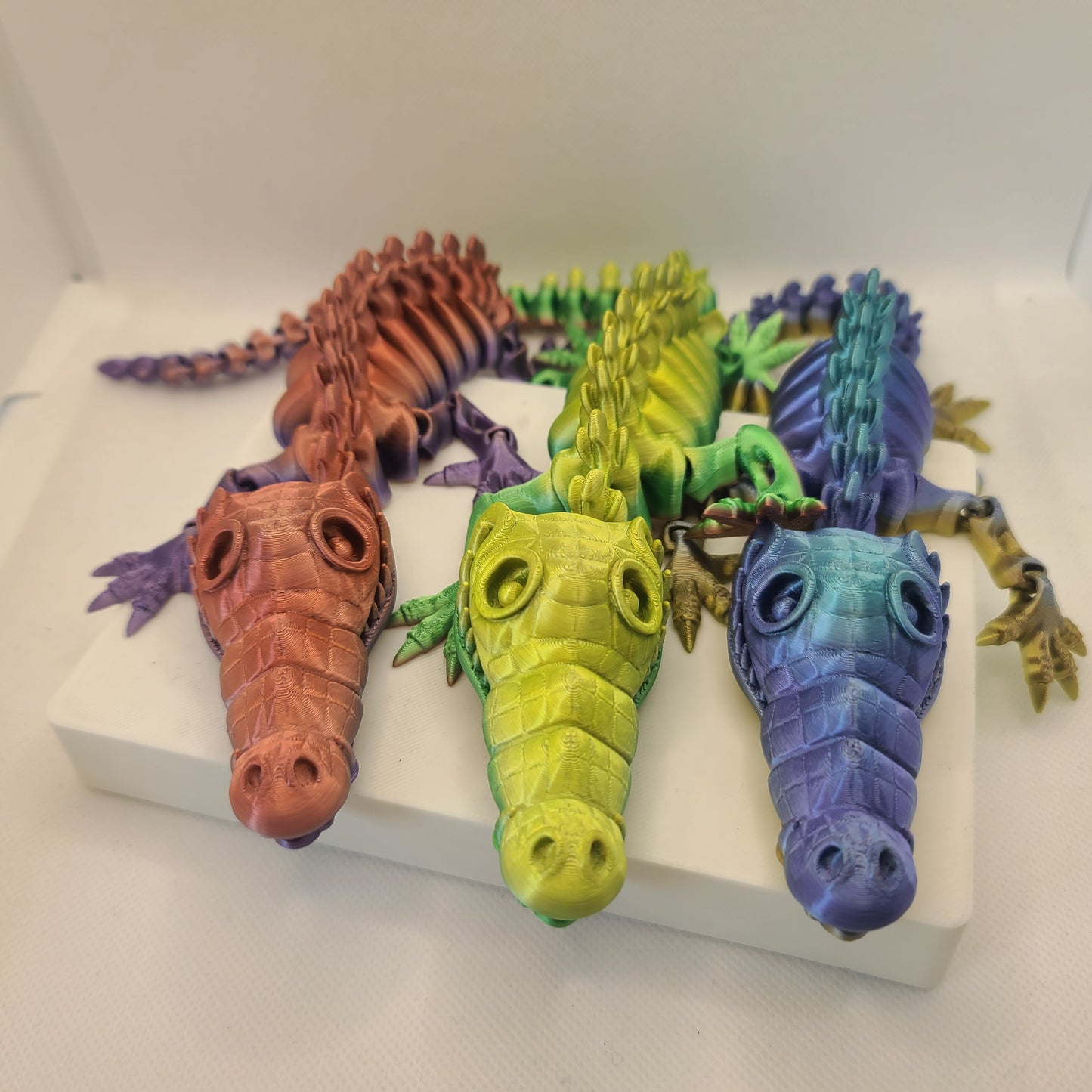 Flexible Crocodile toy - Articulated figurine - Sustainable bio-plastic - Gift - Present - 3D Printed - 14 colour options