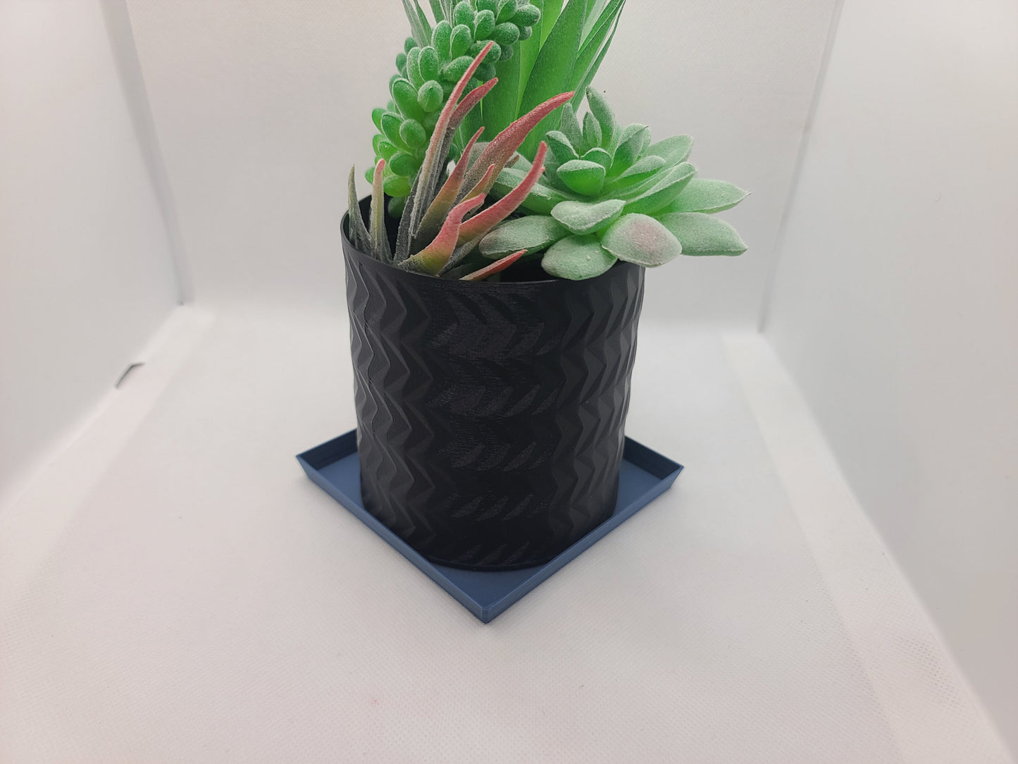 Square drainage trays (set of 3) for plant pots, 12 Colours, Small-Large (50-225mm) Eco-friendly plastic - Gift - Present - 3D Printed