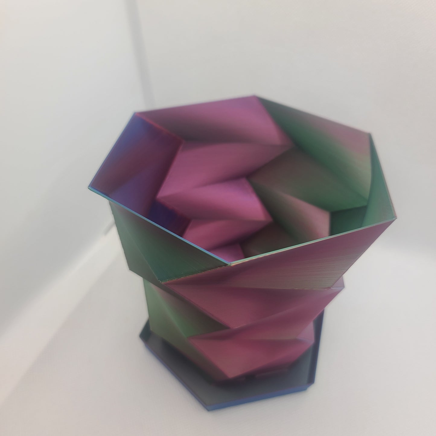 Zig-Zag Plant pot / Planter - Eco-friendly, sustainable, biodegradable plastic - Gift - Present - 3D Printed - 14 colours
