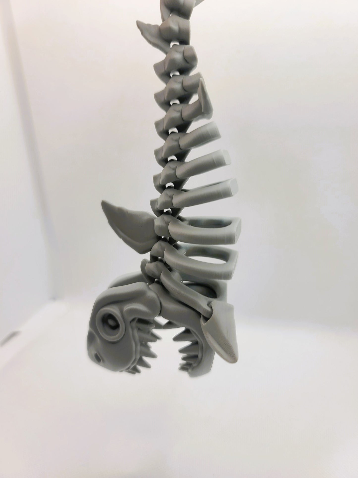 Flexible Shark toy - Articulated figurine - Sustainable bio-plastic - Gift - Present - 3D Printed - 14 colour options