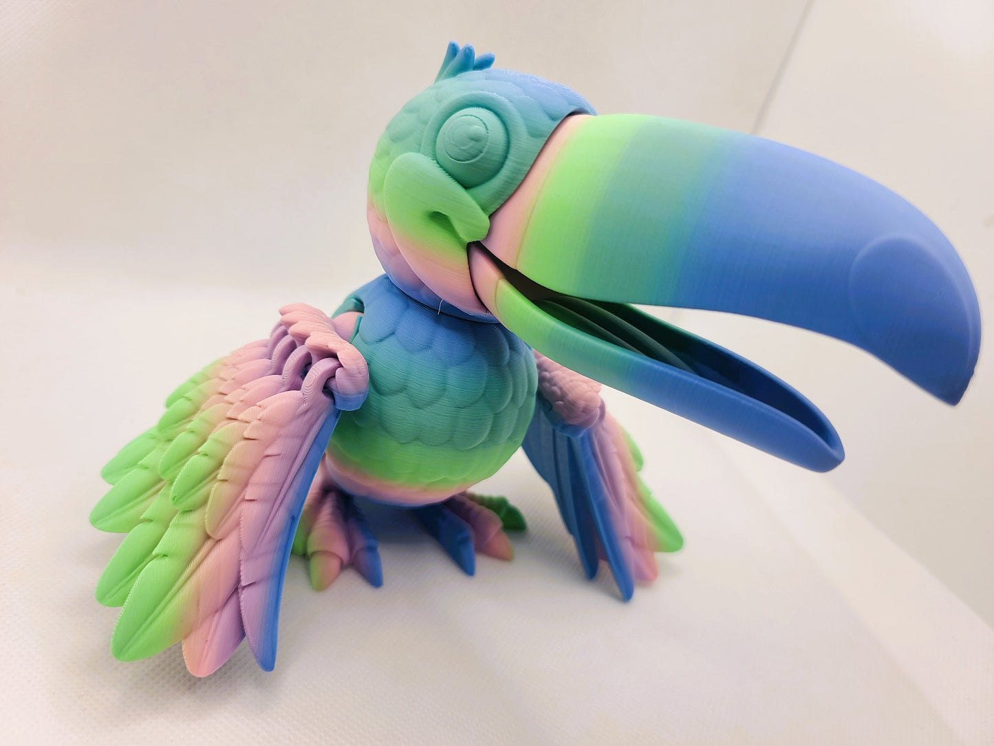 Flexible Toucan bird toy - Articulated figurine - Sustainable bio-plastic - Gift - Present - 3D Printed