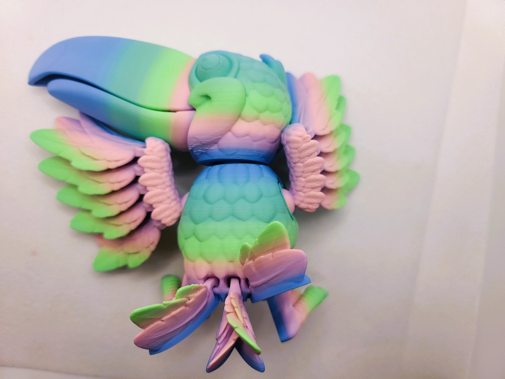 Flexible Toucan bird toy - Articulated figurine - Sustainable bio-plastic - Gift - Present - 3D Printed