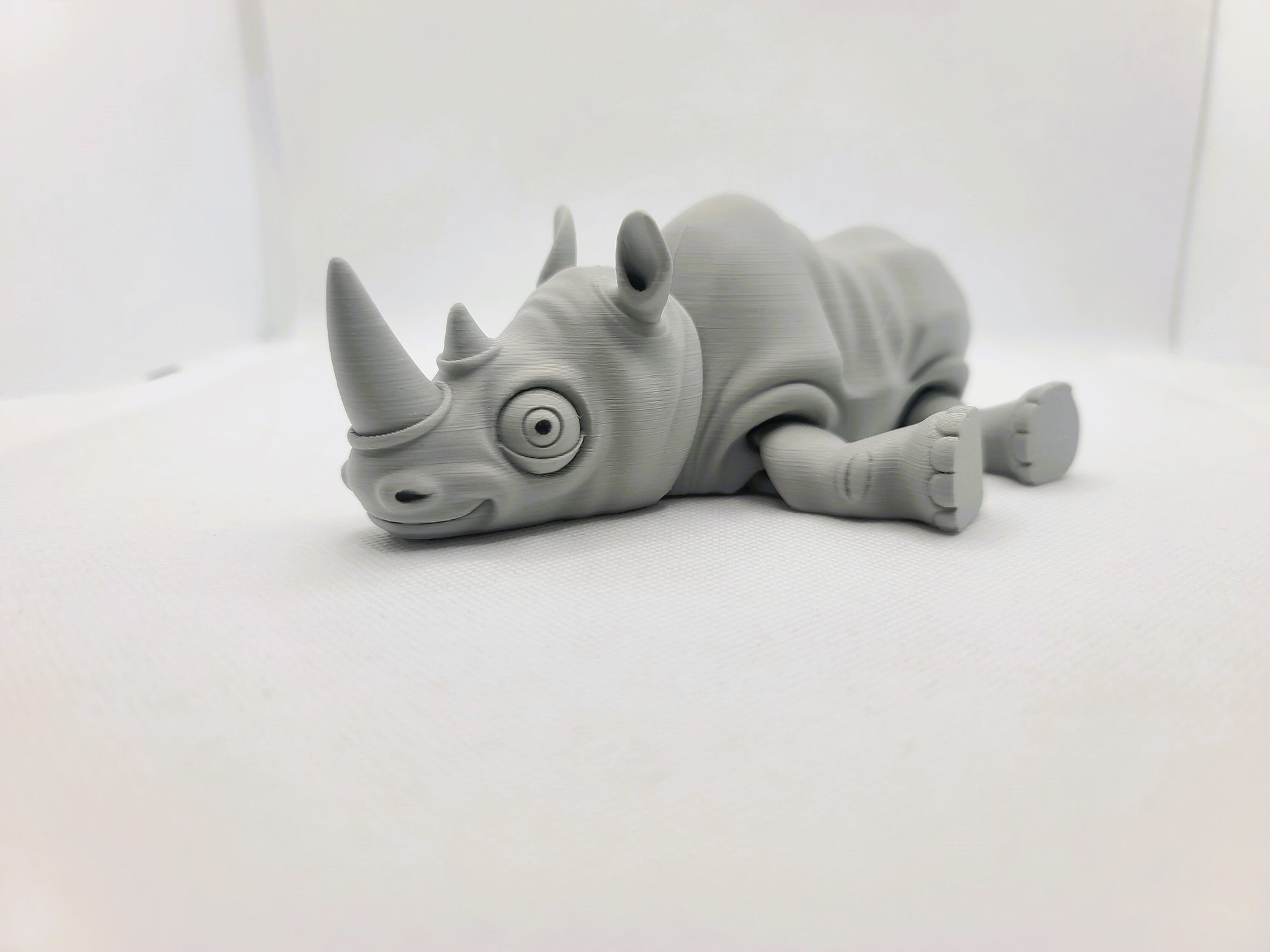 Flexible Rhino toy - Articulated figurine - Sustainable bio-plastic - Gift - Present - 3D Printed - 14 colour options