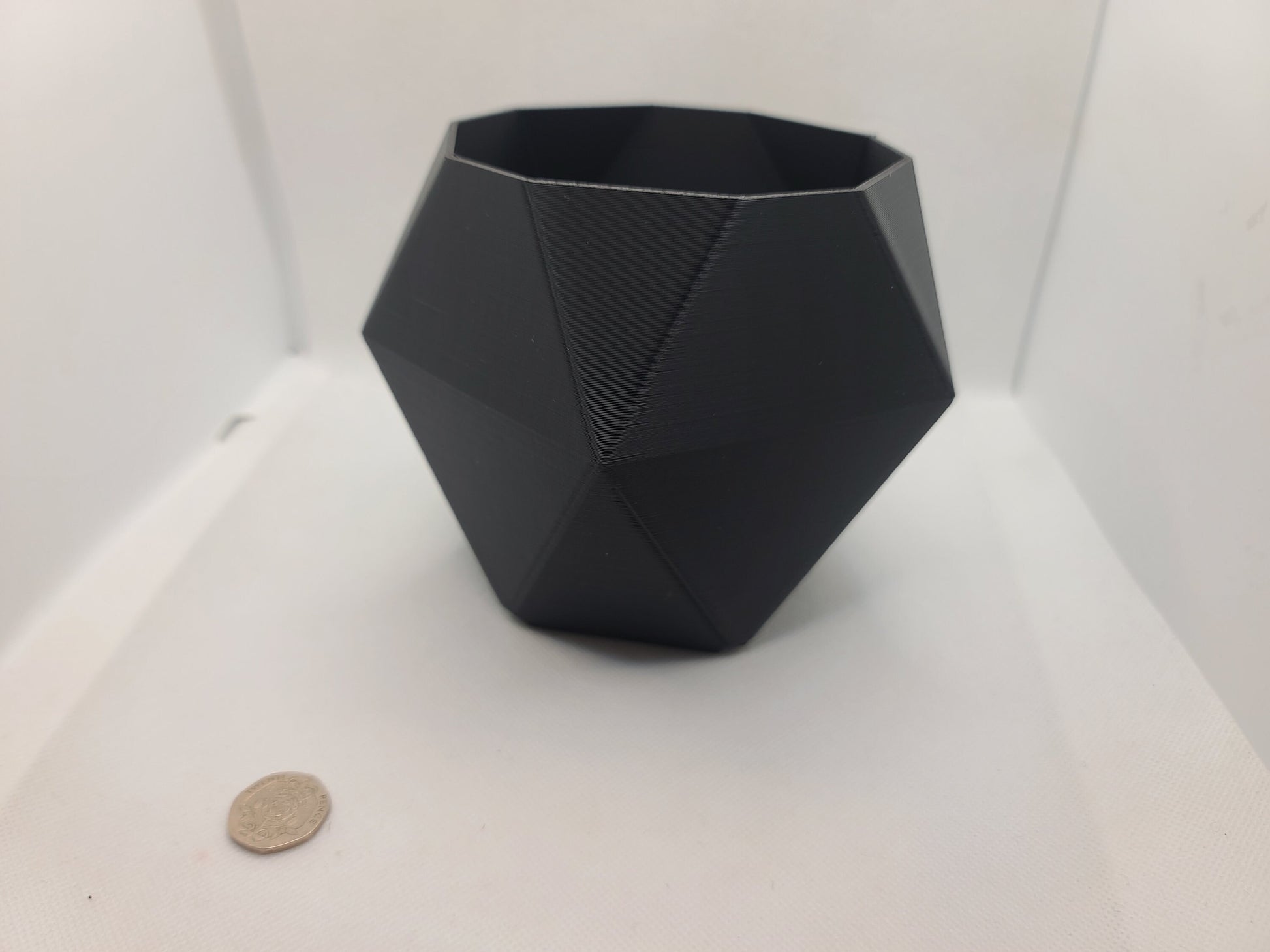 Large Geometric Plant pot / Planter - Pentagon-Triangle - Eco-friendly, sustainable, biodegradable plastic - Gift - Present - 3D Printed
