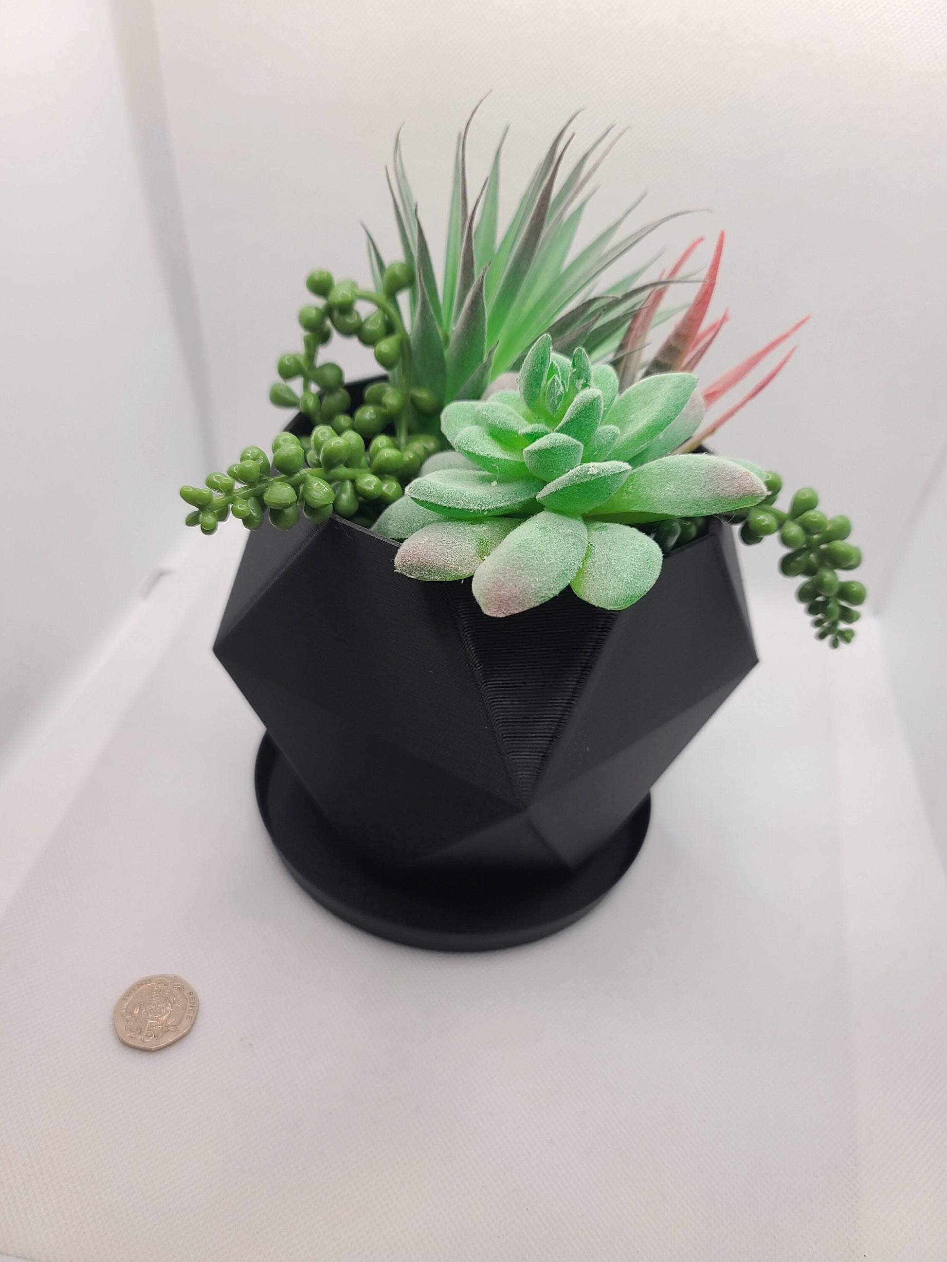 Large Geometric Plant pot / Planter - Pentagon-Triangle - Eco-friendly, sustainable, biodegradable plastic - Gift - Present - 3D Printed