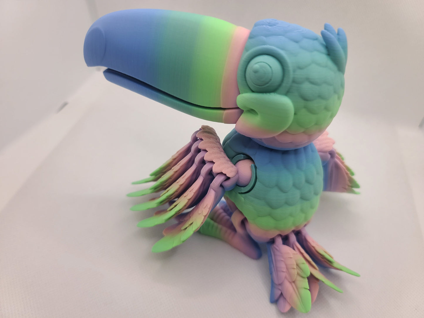 Flexible Toucan bird toy - Articulated figurine - Sustainable bio-plastic - Gift - Present - 3D Printed