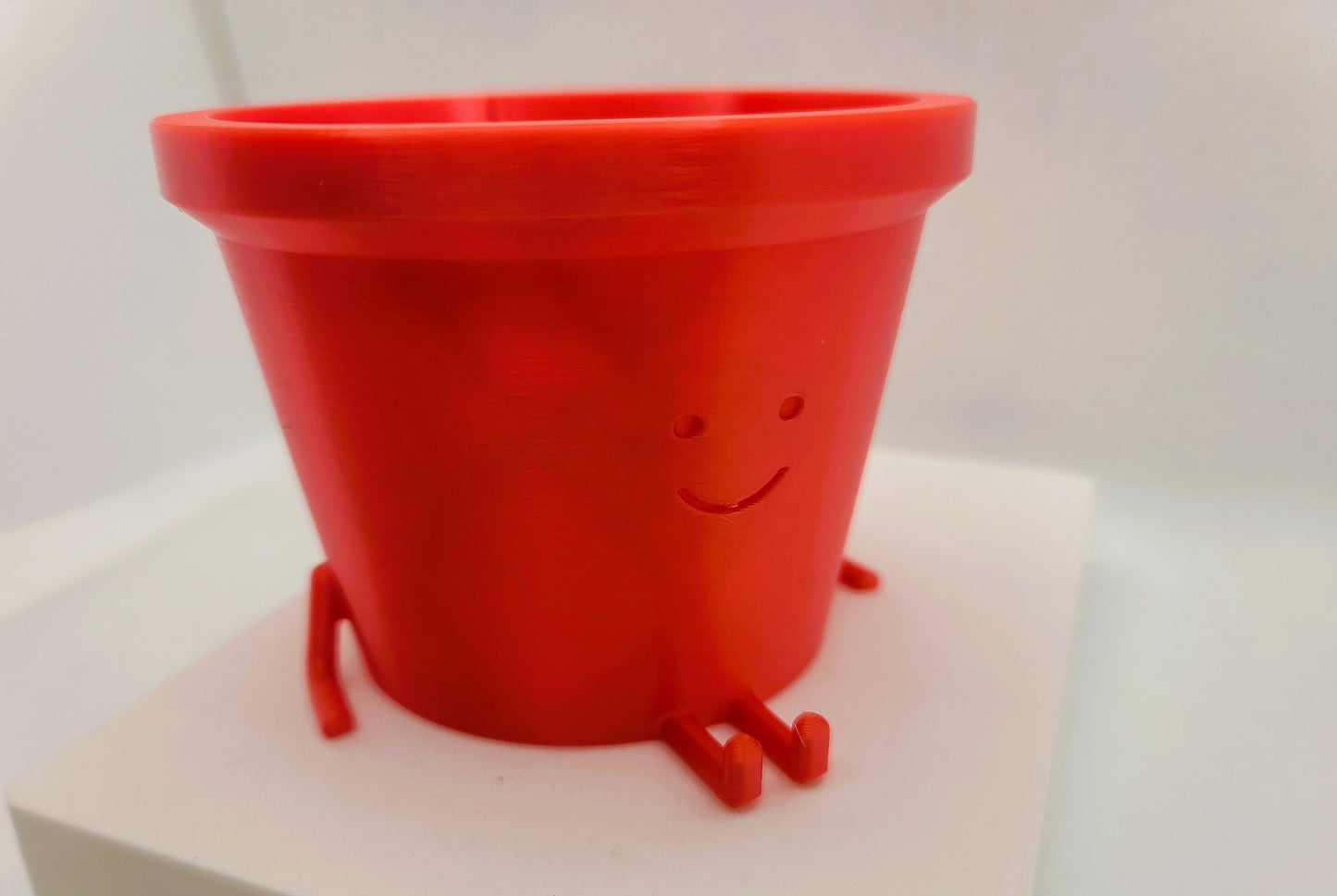 Happy sitting Plant Pot man - Eco-friendly, sustainable, biodegradable plastic - Gift - Present - 3D Printed - 12 colours