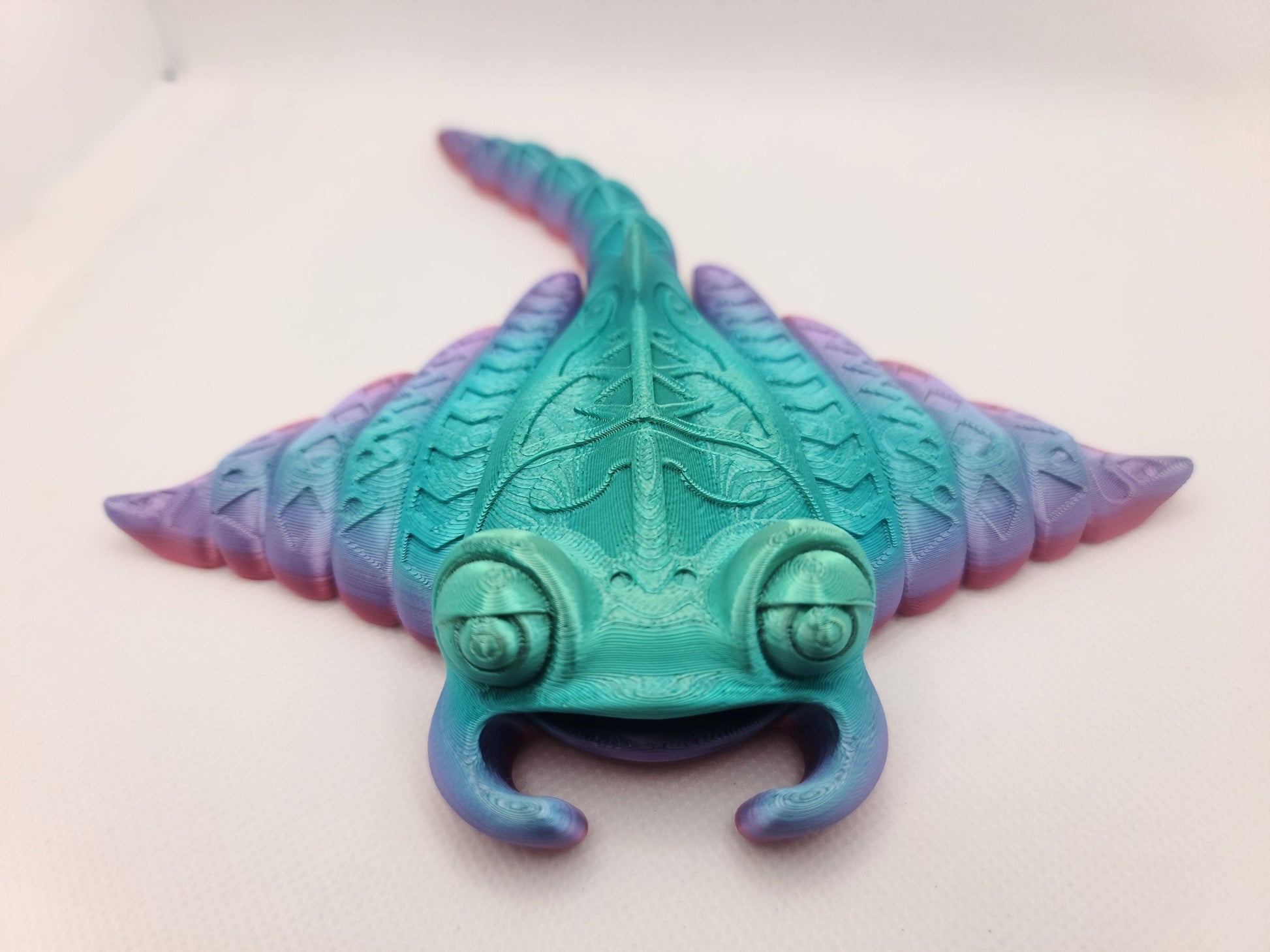 Flexible Manta Ray Toy - Articulated figurine - Sustainable bio-plastic - Gift - Present - 3D Printed - 14 colour options